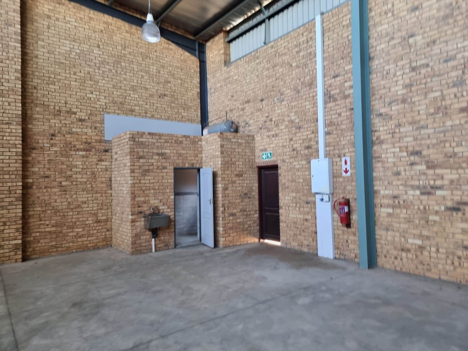 314  m² Industrial space in Willow Park Manor photo number 2