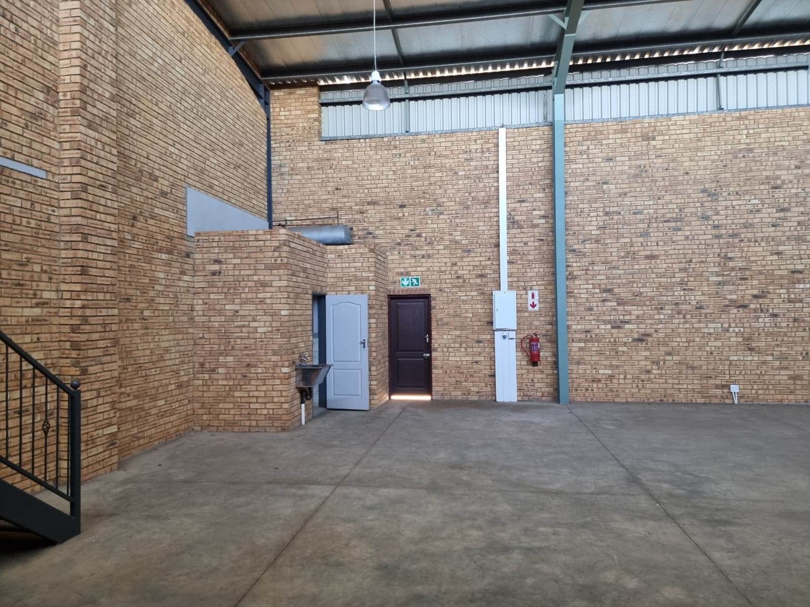 314  m² Industrial space in Willow Park Manor photo number 1