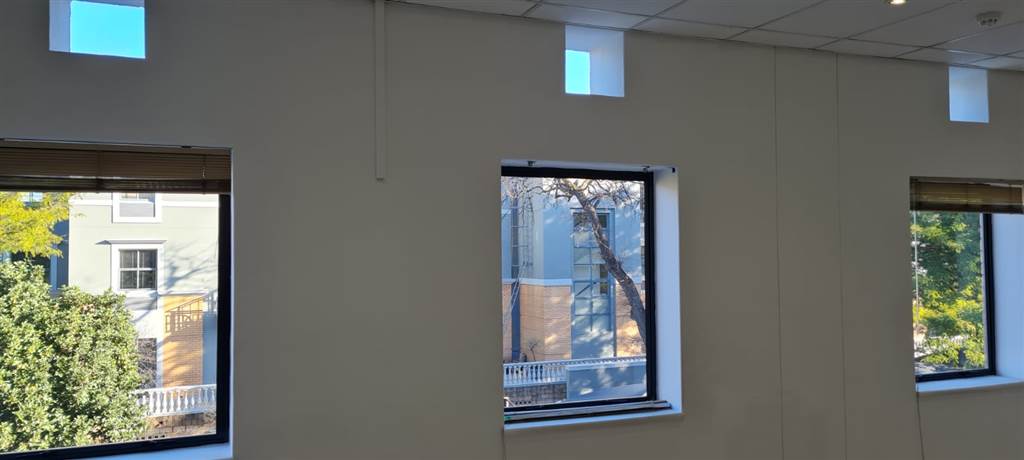 139  m² Office Space in Illovo photo number 8
