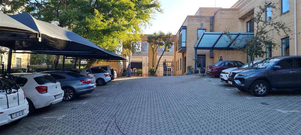 139  m² Office Space in Illovo photo number 10