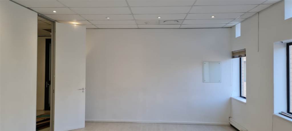 139  m² Office Space in Illovo photo number 6