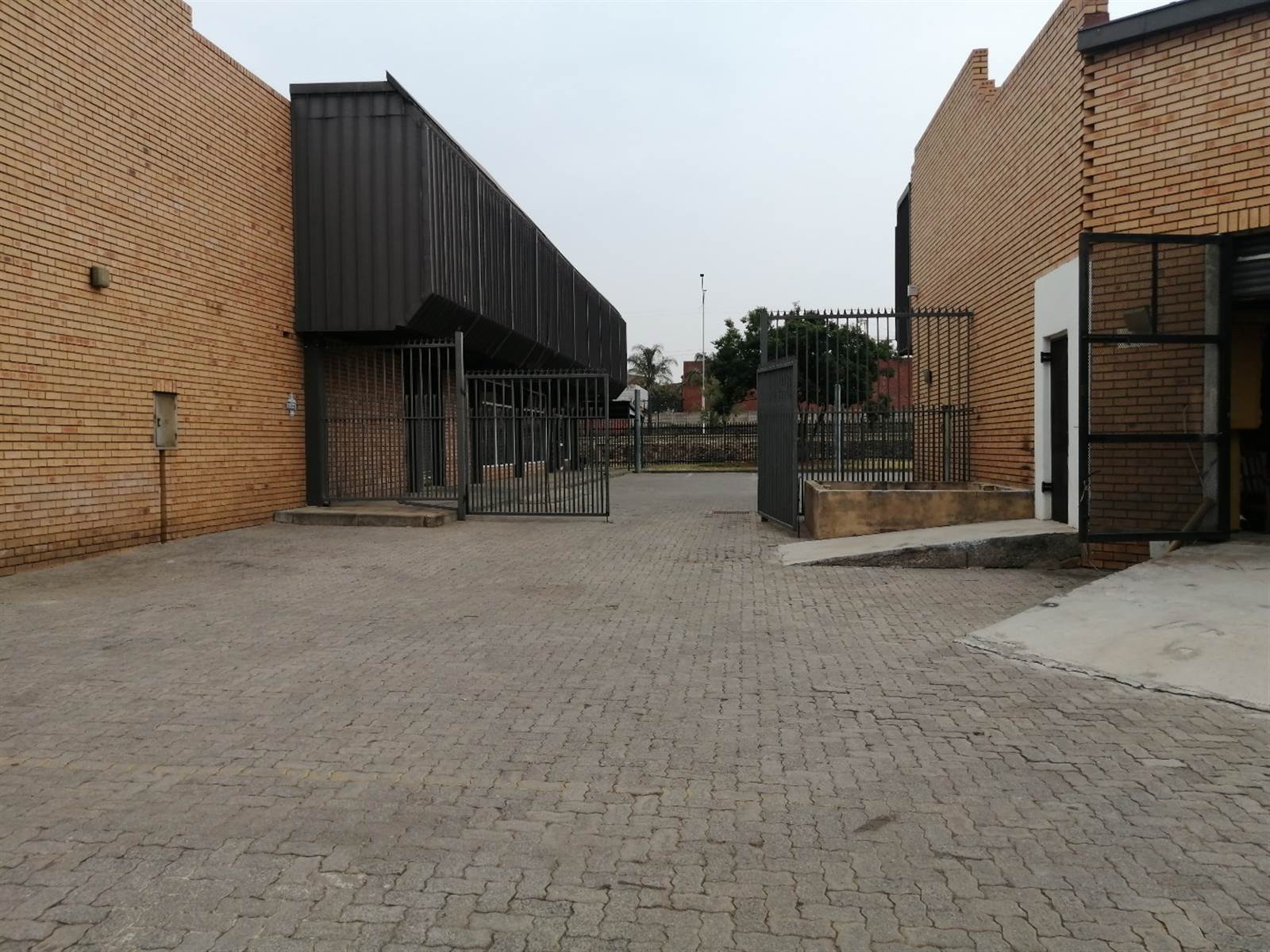 1800  m² Commercial space in Jan Niemand Park photo number 7