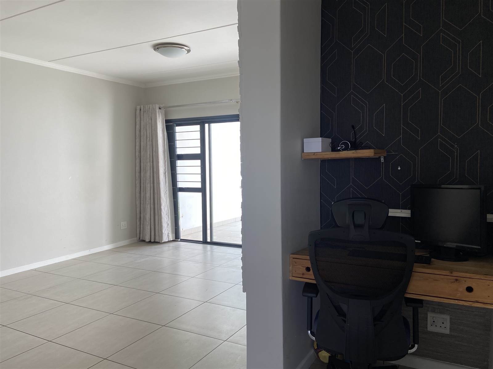 3 Bed Apartment in Edenvale photo number 8