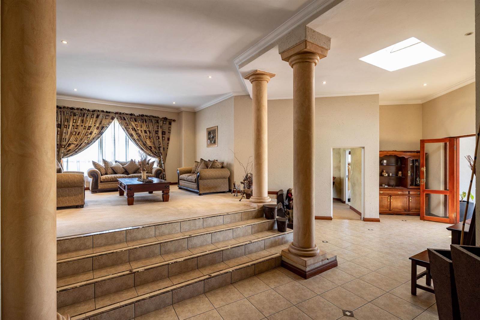 5 Bed House in Mooikloof Equestrian Estate photo number 9