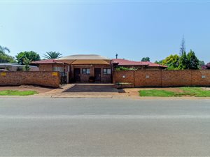 House in Sunward Park
