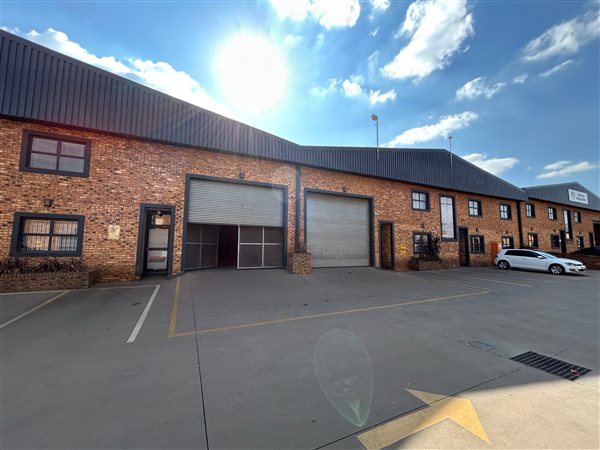 945 m² Industrial space 945 m² Industrial space