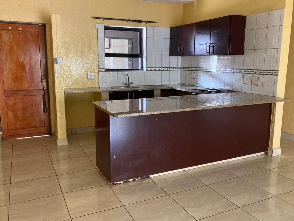 3 Bed Apartment in Hoedspruit photo number 7