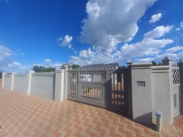 3 Bedroom House 3 Bedroom House