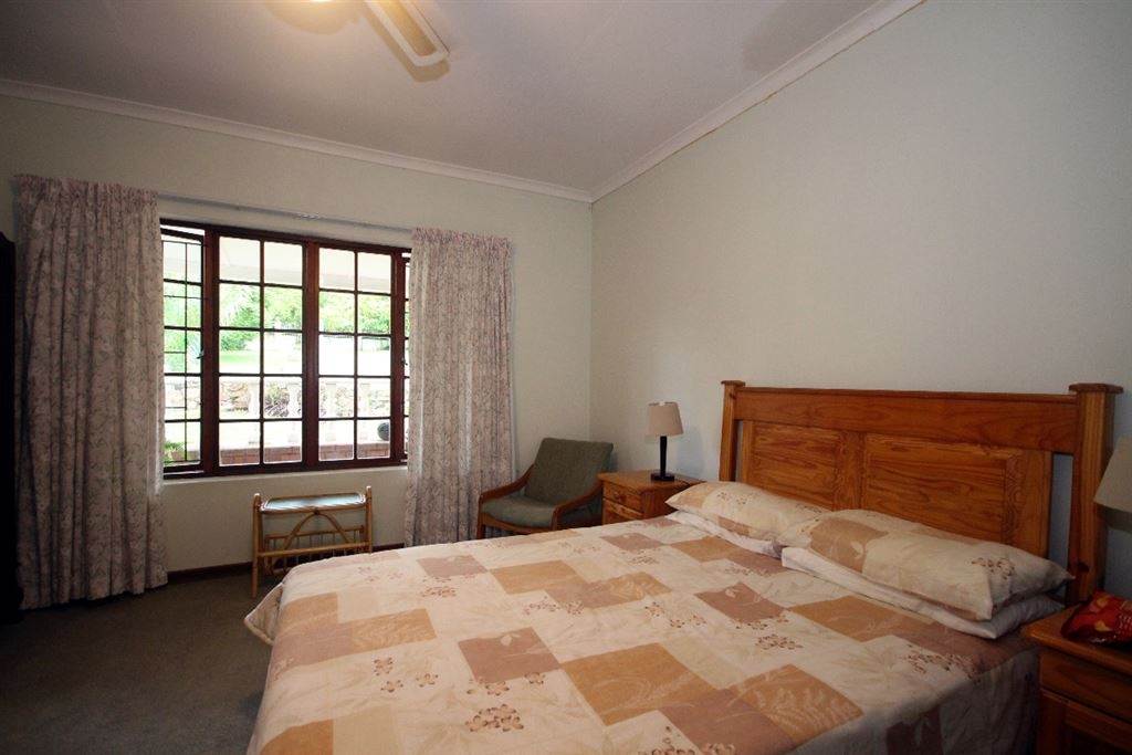 7 Bed House in Scottburgh Central photo number 5