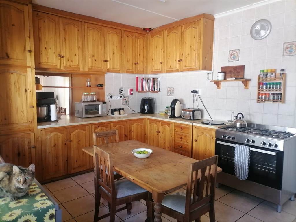 4 Bed House in Piketberg photo number 15