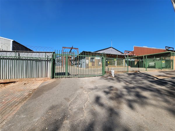 950  m² Industrial space