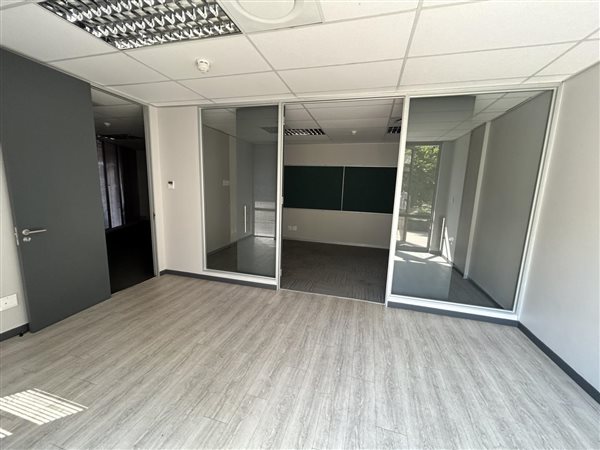 251  m² Office Space