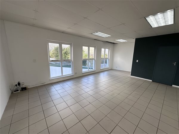 47  m² Commercial space