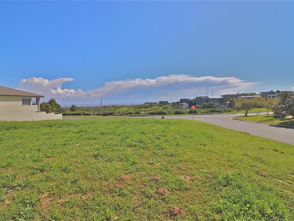 874 m² Land available in Baronetcy Estate