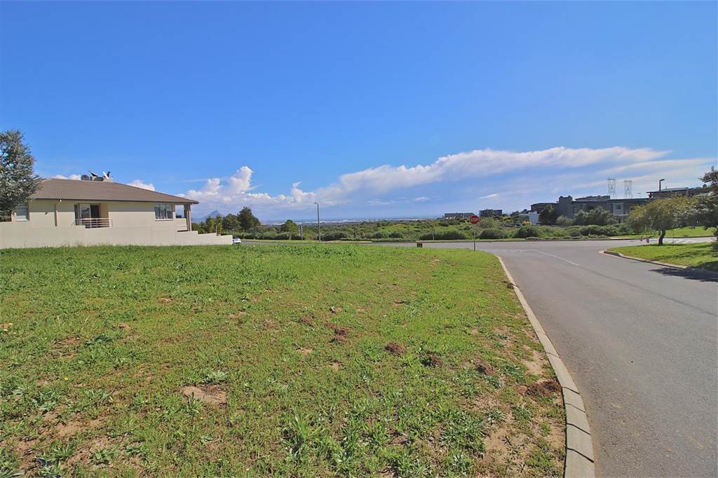 874 m² Land available in Baronetcy Estate photo number 3