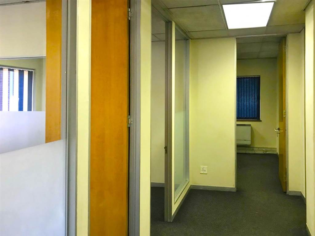 153  m² Office Space in Bedfordview photo number 17
