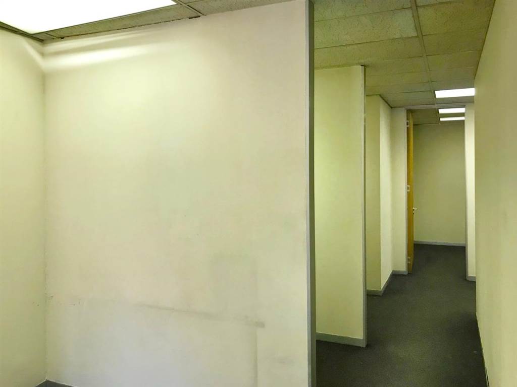 153  m² Office Space in Bedfordview photo number 9
