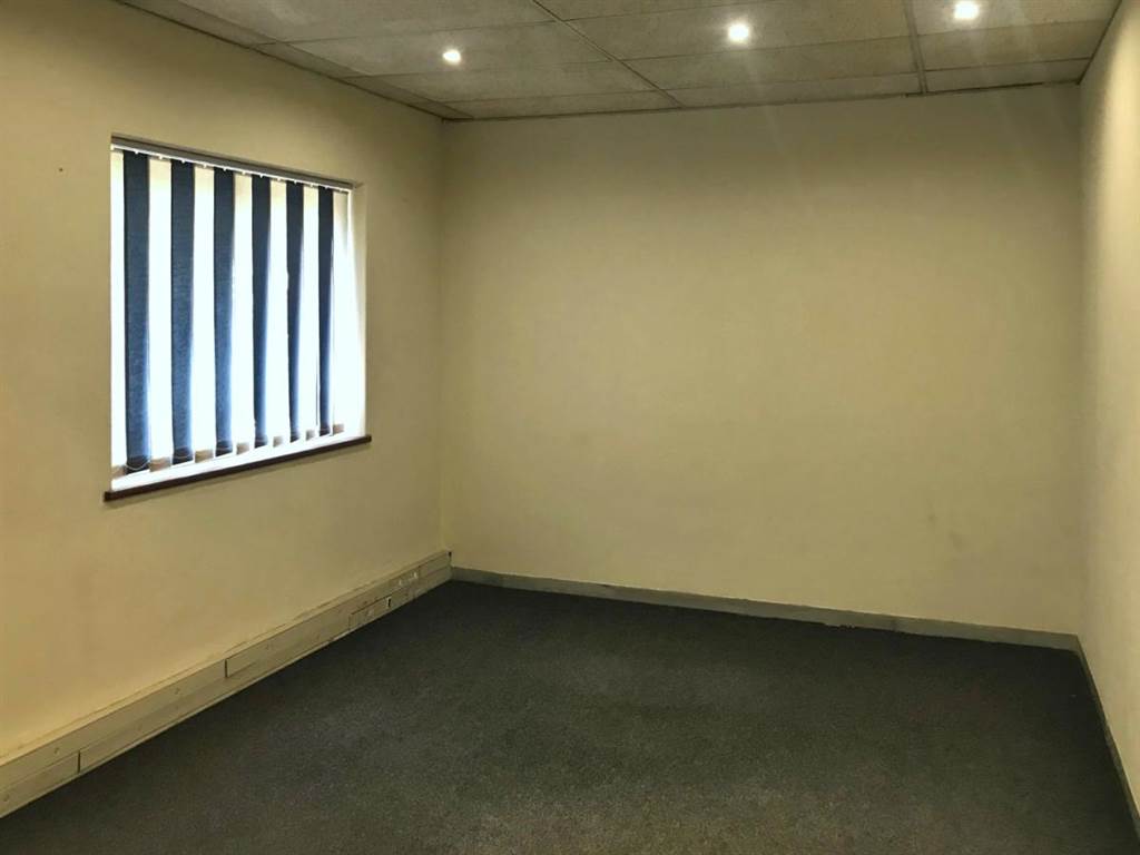 153  m² Office Space in Bedfordview photo number 16