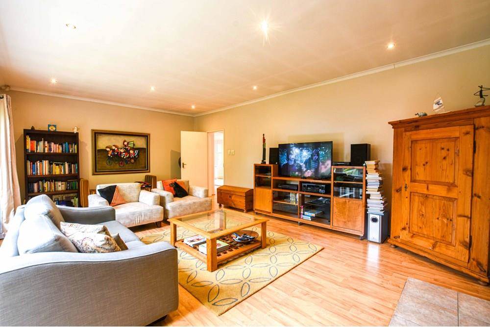 4 Bed House in Bryanston photo number 13