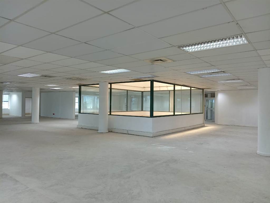 999.6  m² Commercial space in Pinetown Central photo number 3