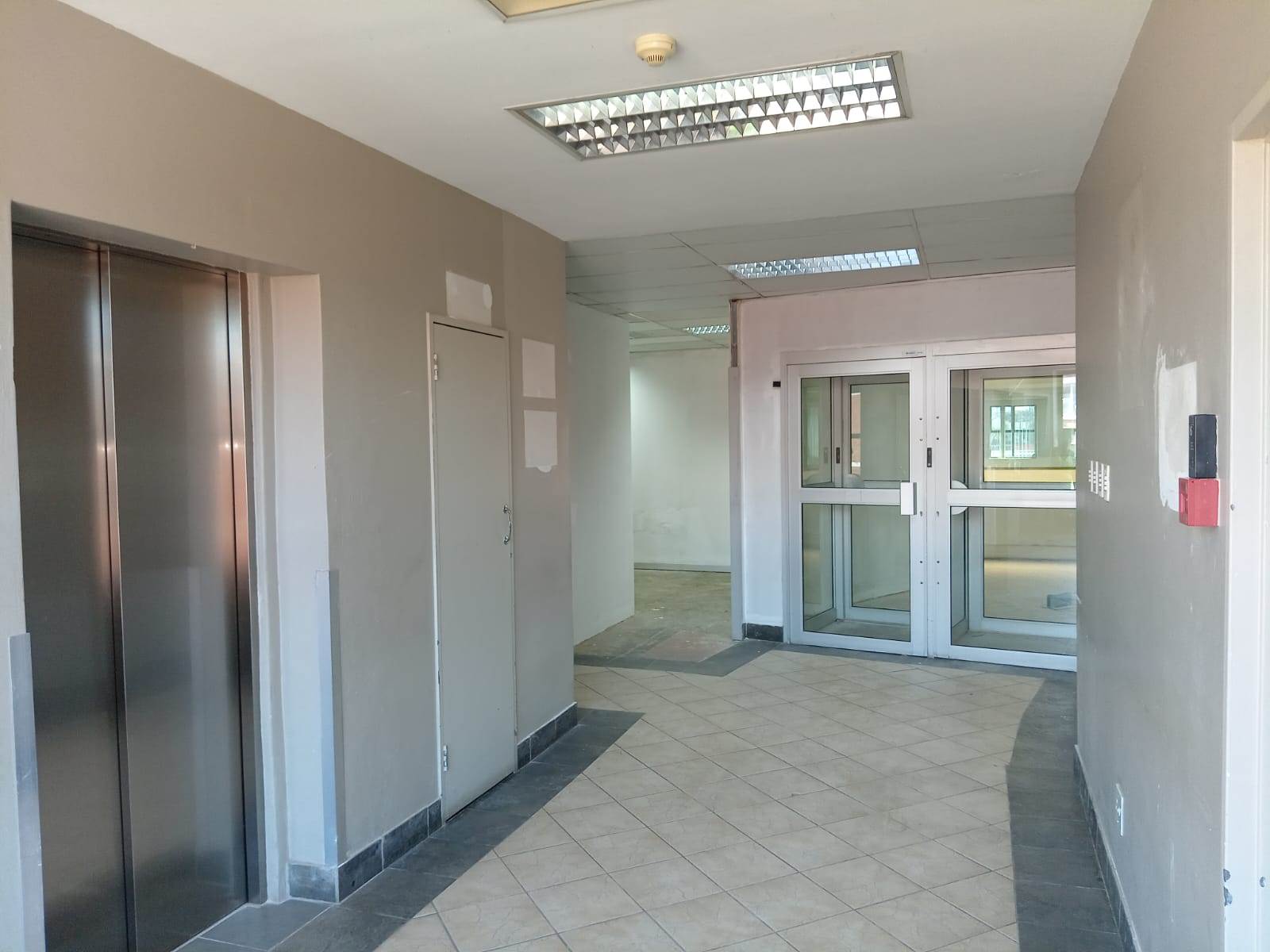 999.6  m² Commercial space in Pinetown Central photo number 21