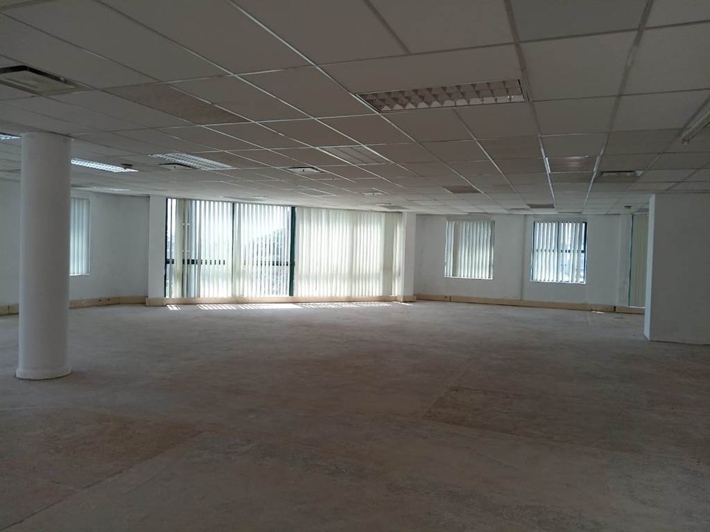 999.6  m² Commercial space in Pinetown Central photo number 13