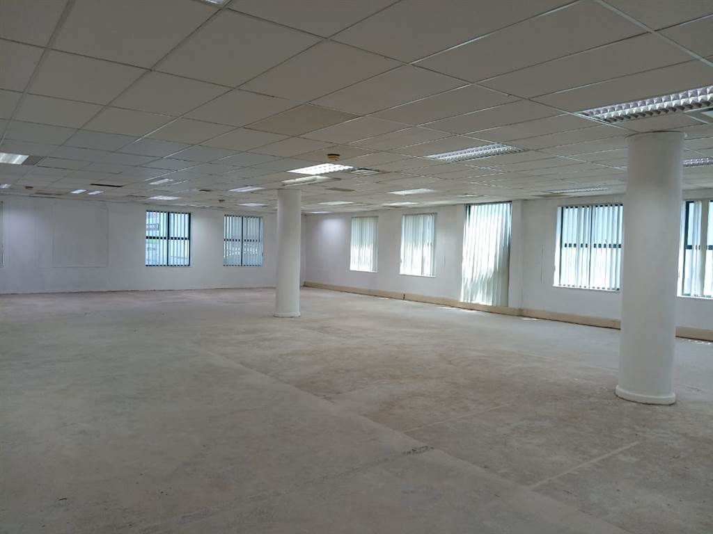 999.6  m² Commercial space in Pinetown Central photo number 12