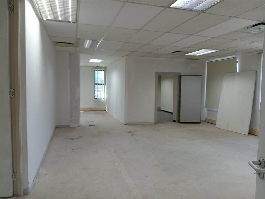999.6  m² Commercial space in Pinetown Central photo number 22