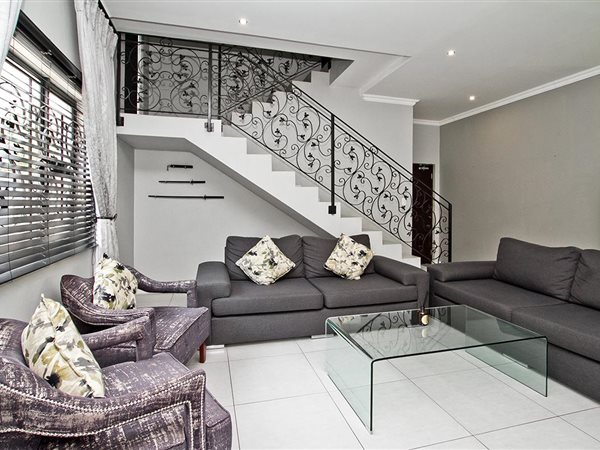 3 Bedroom Townhouse 3 Bedroom Townhouse