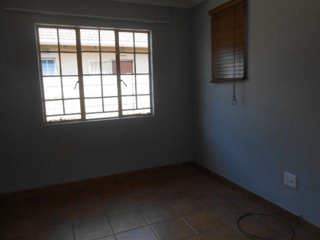 2 Bed House in Alberton photo number 7