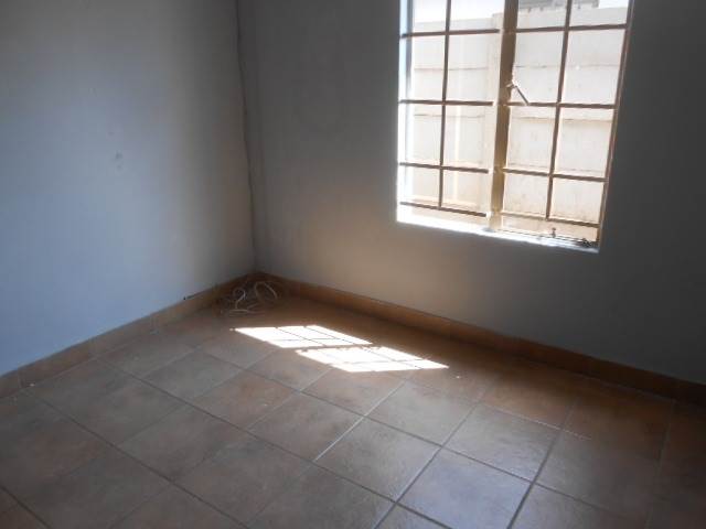 2 Bed House in Alberton photo number 9