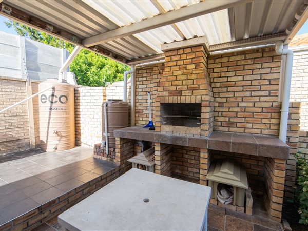 4 Bed Townhouse in Glenroy Park