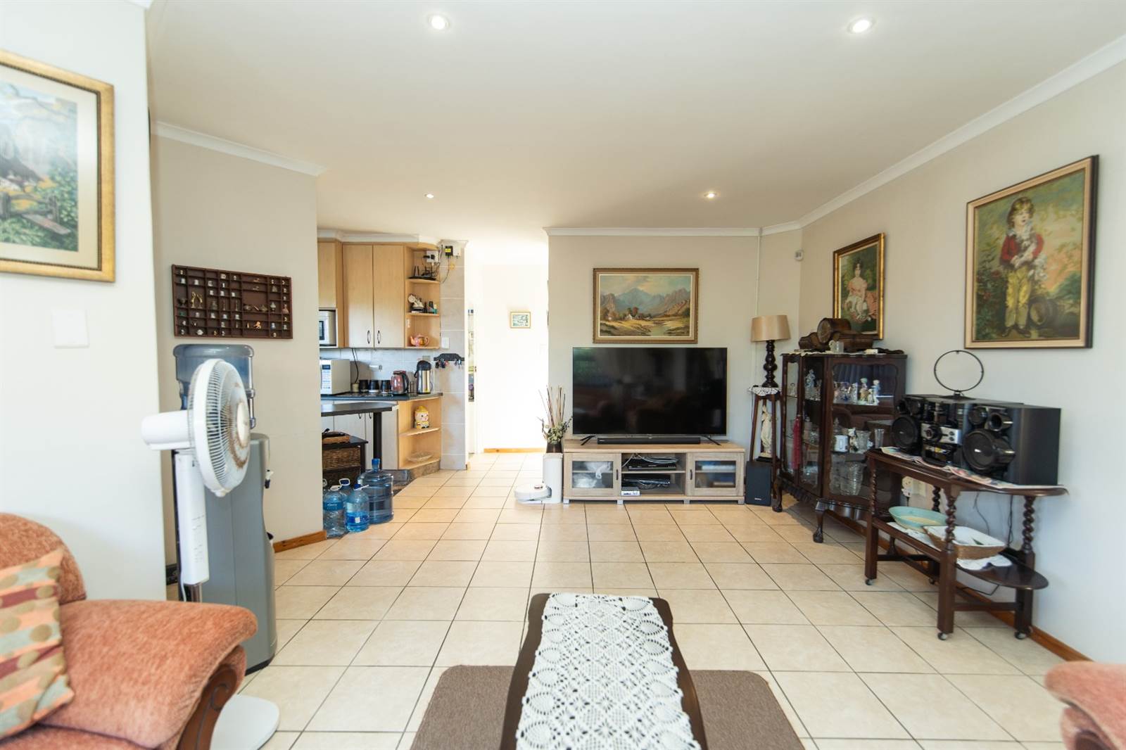 4 Bed Townhouse in Glenroy Park photo number 15