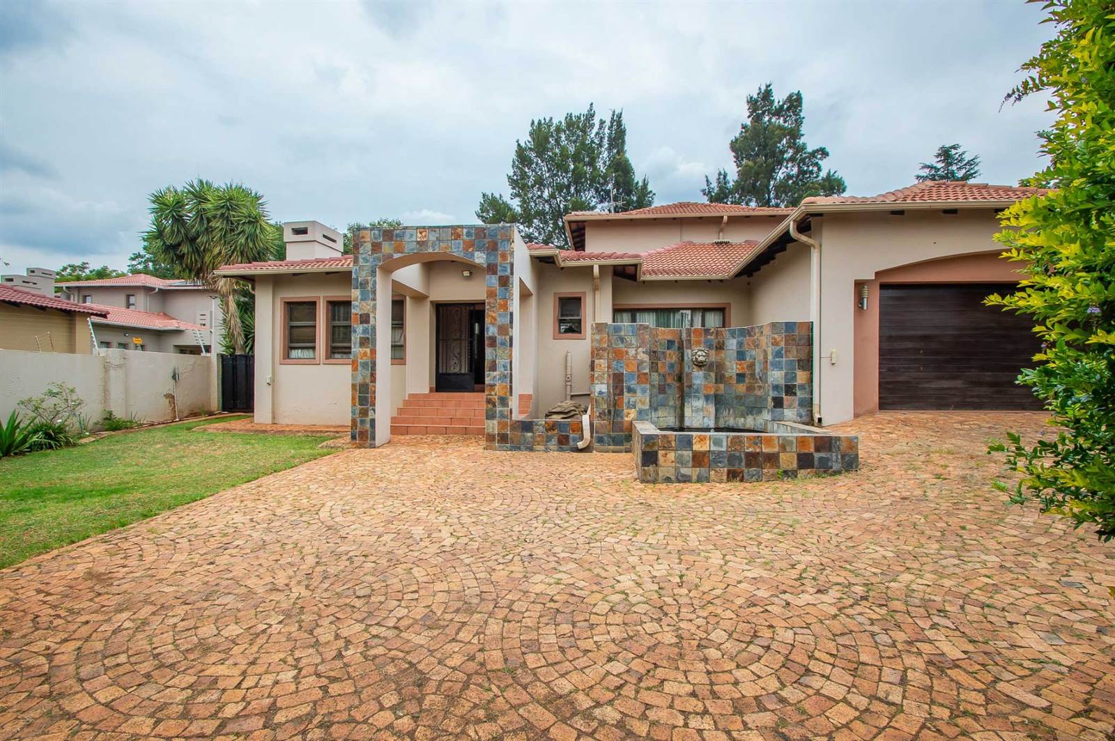 4 Bed Cluster in Ruimsig photo number 3