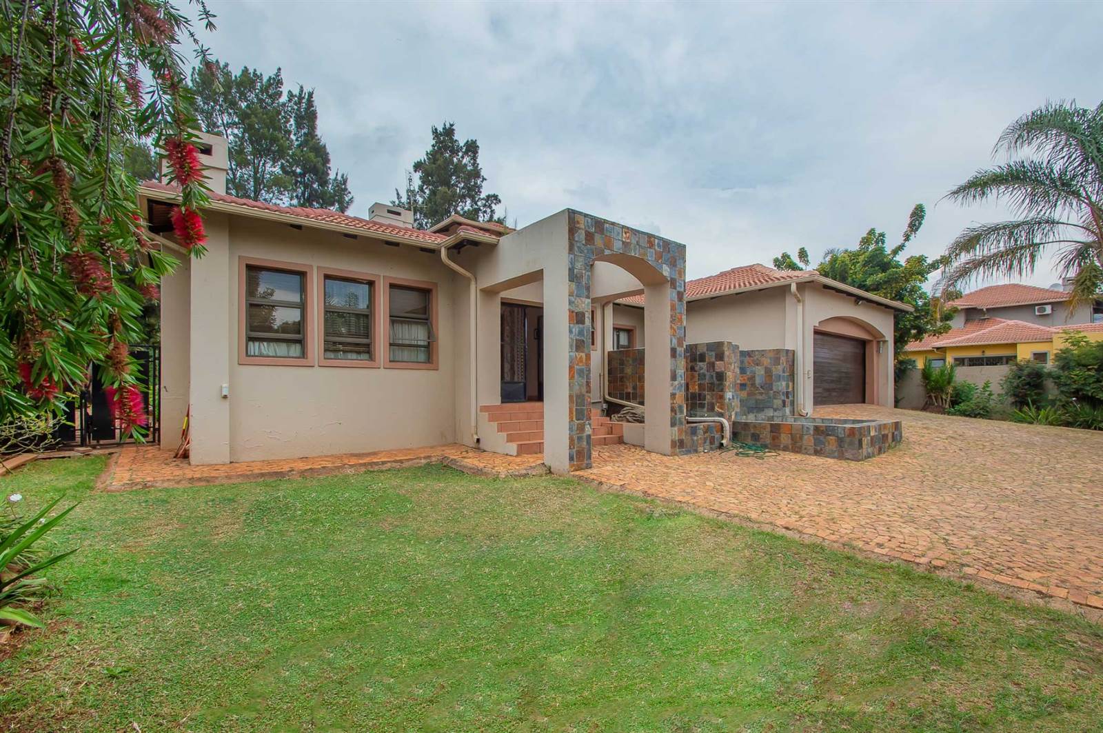 4 Bed Cluster in Ruimsig photo number 2