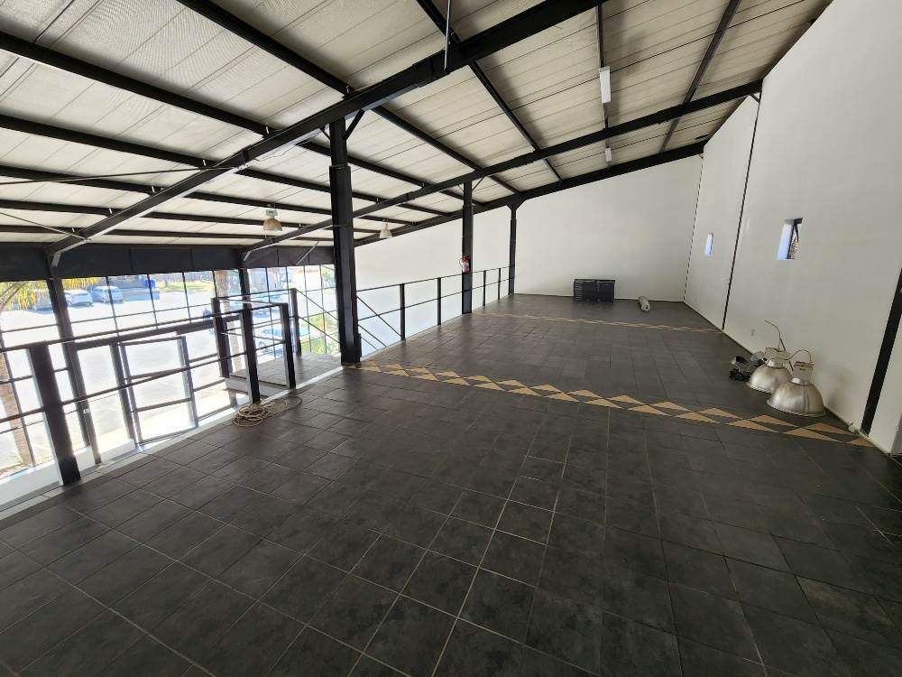 330  m² Commercial space in Louwlardia photo number 9
