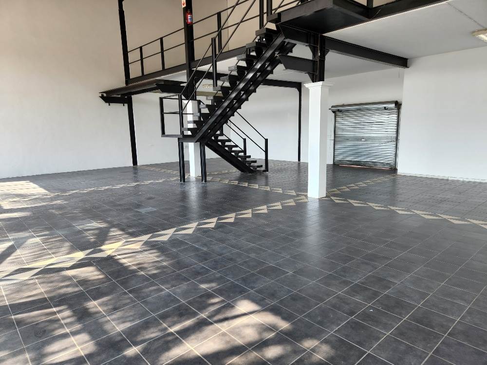 330  m² Commercial space in Louwlardia photo number 6
