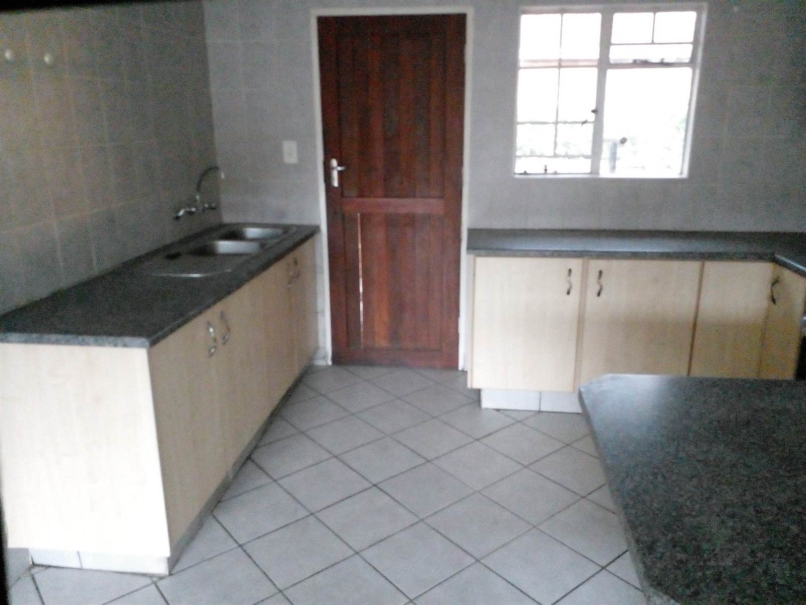 2 Bed House in Centurion CBD photo number 4