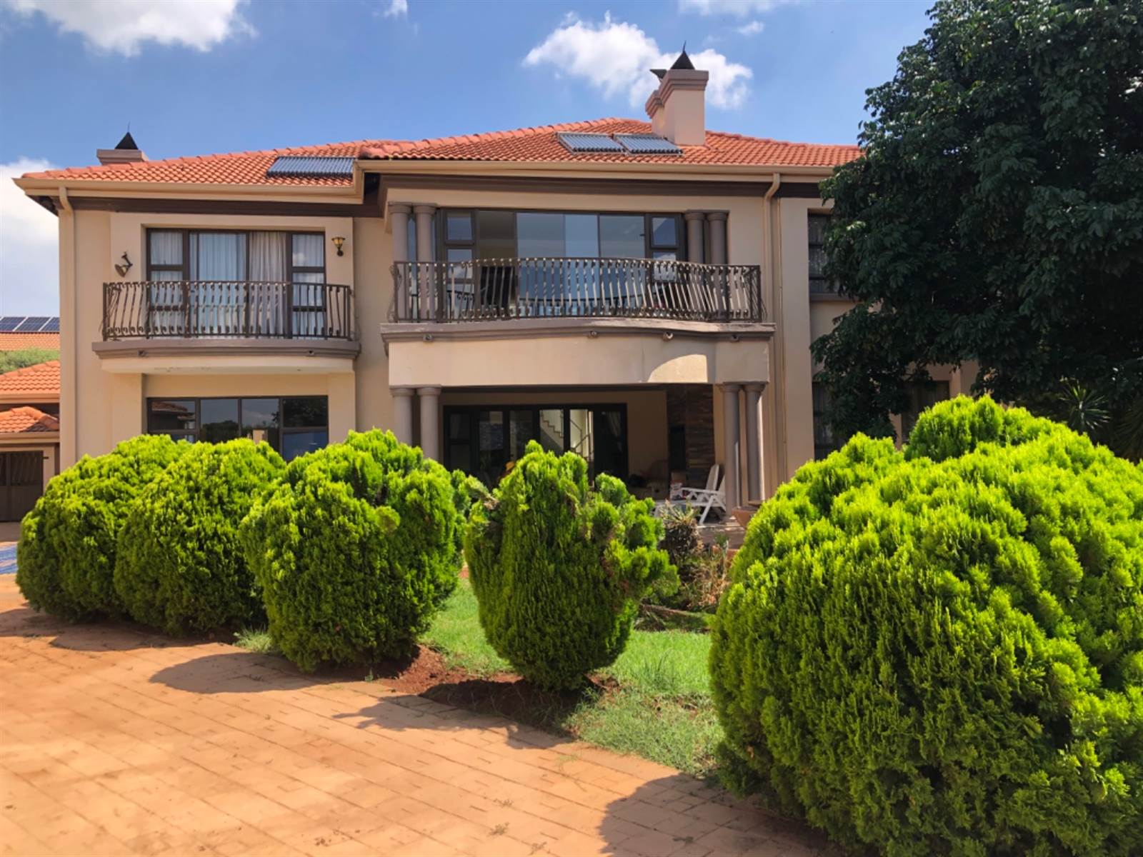 6 Bed House in Zambezi Country Estate photo number 3