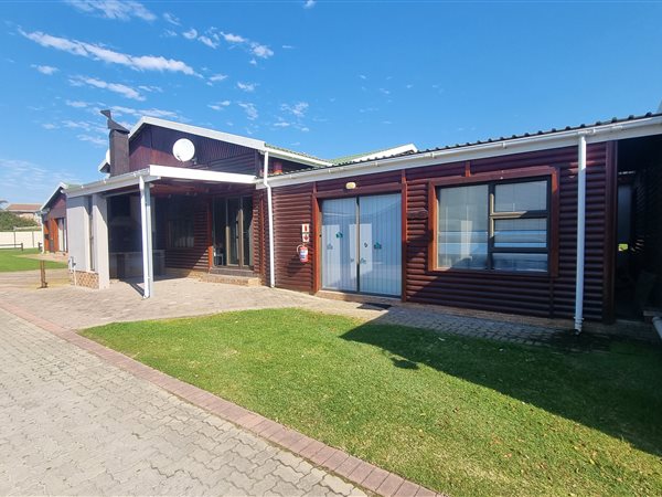 3 Bedroom Townhouse 3 Bedroom Townhouse