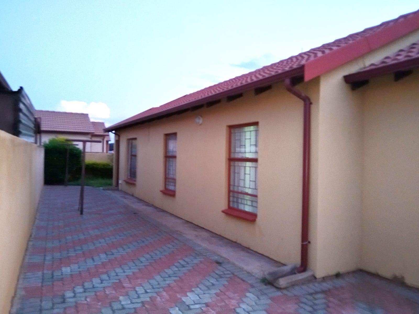 3 Bed House in Soshanguve photo number 27