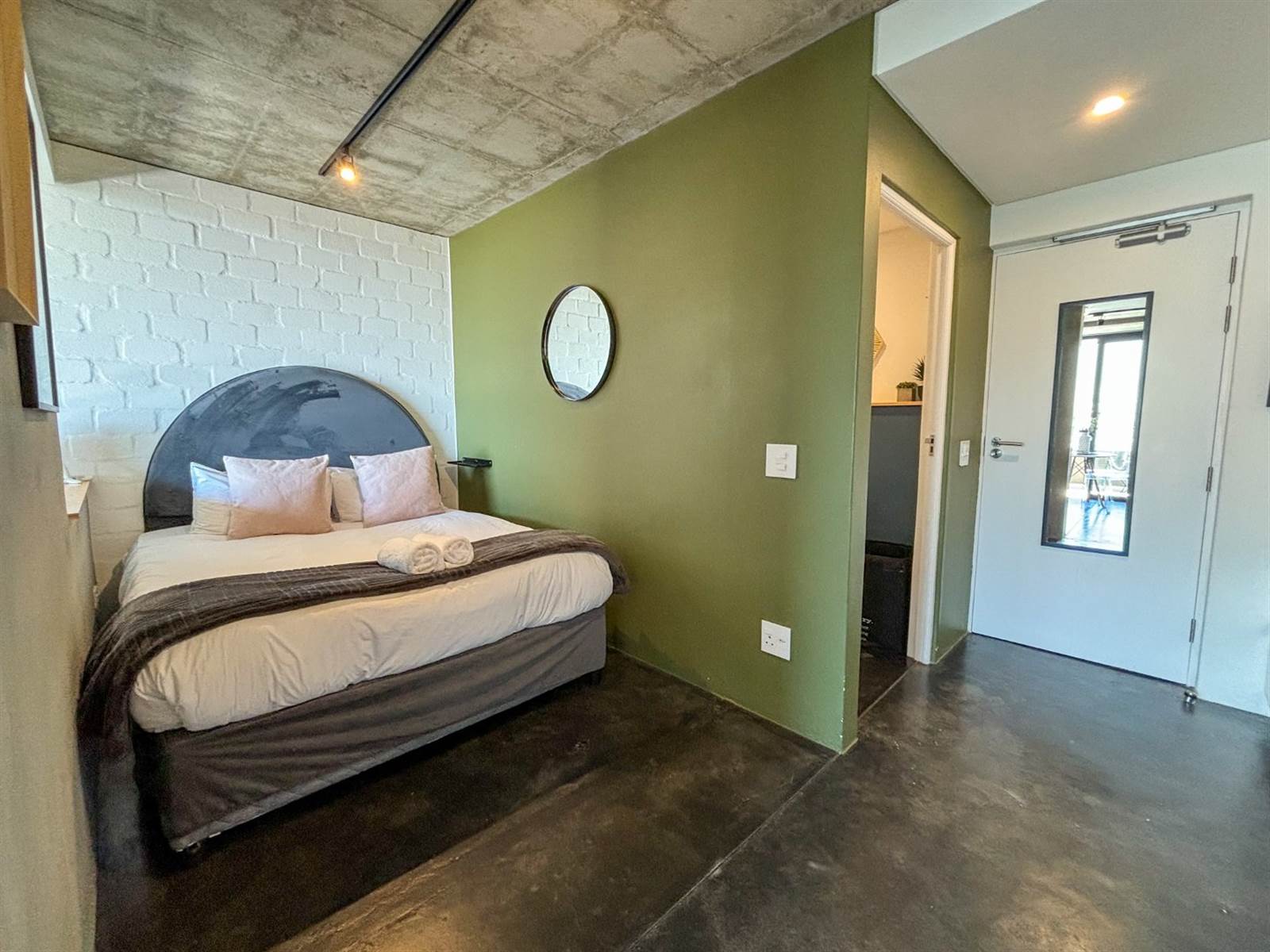 1 Bed Apartment in Bo-Kaap photo number 10