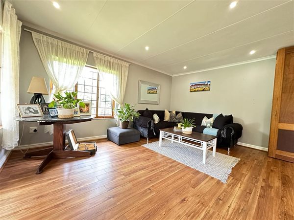 4 Bedroom House 4 Bedroom House
