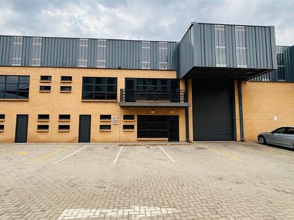 370  m² Industrial space