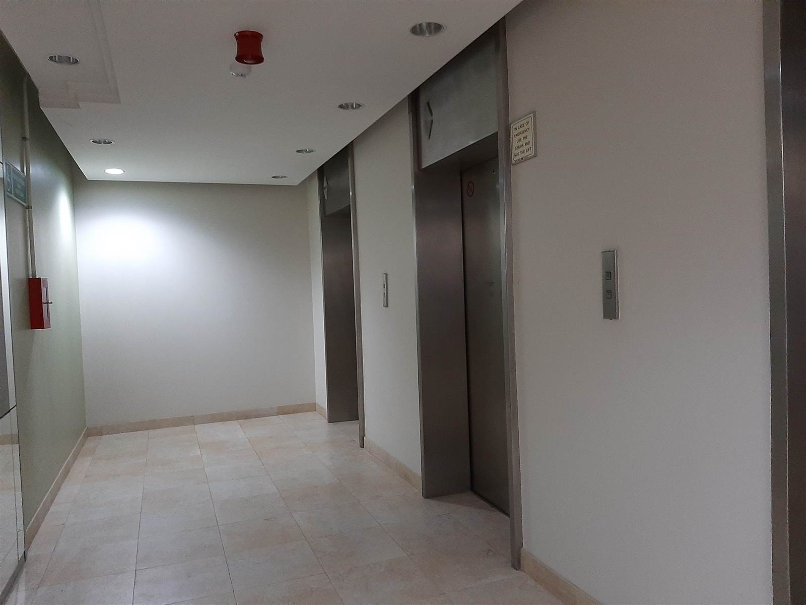 516  m² Commercial space in Cape Town City Centre photo number 2