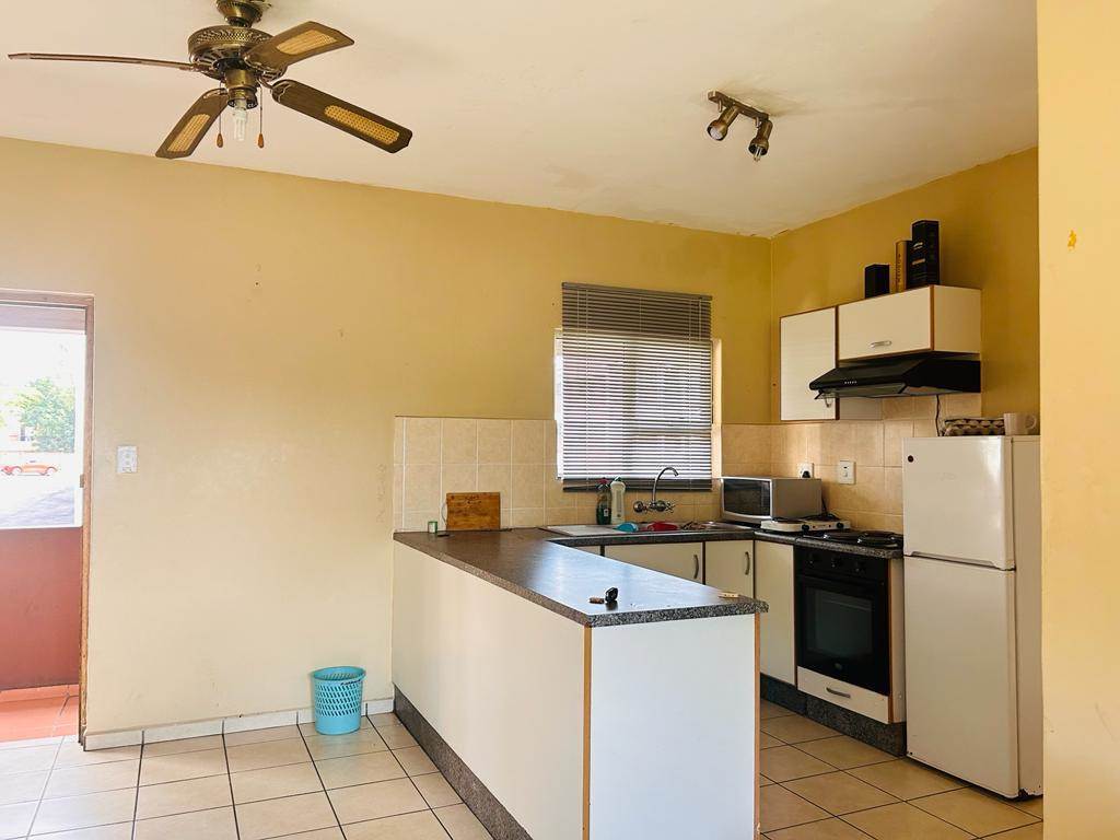 1 Bed Flat in Richards Bay Central photo number 2