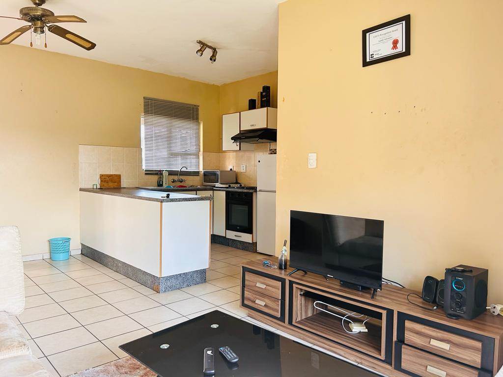 1 Bed Flat in Richards Bay Central photo number 6