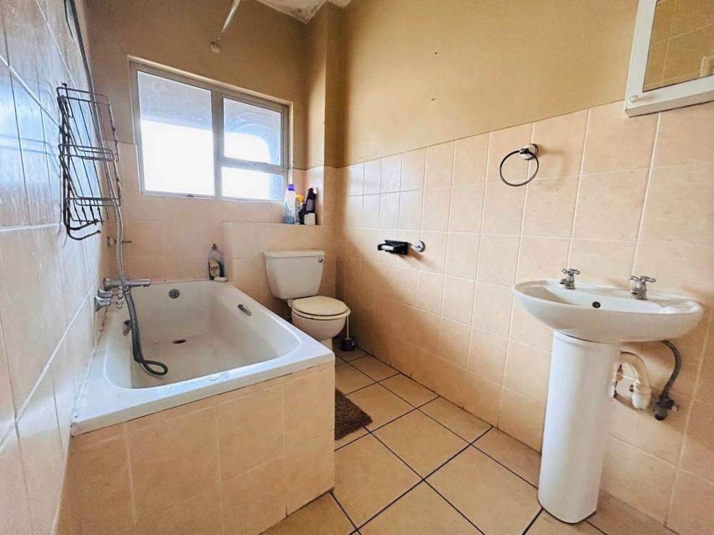 1 Bed Flat in Richards Bay Central photo number 9