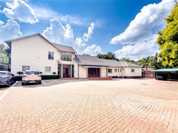 425 m² Commercial space 425 m² Commercial space