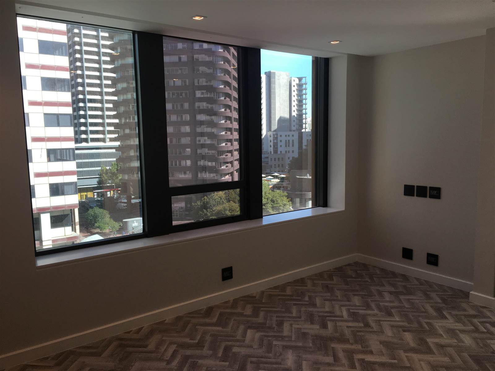1 Bed Apartment in Foreshore photo number 8